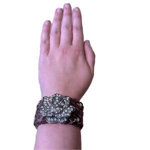 Beautiful genuine leather knotted rhinestone rose bracelet